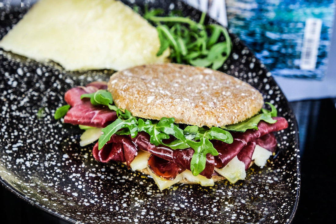 Tartines de pain rustique au bœuf séché - CASA RAMÓN